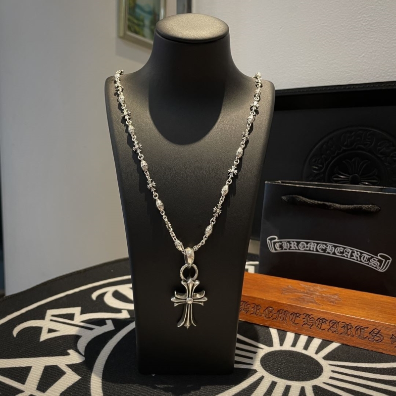Ch**me He**ts necklaces